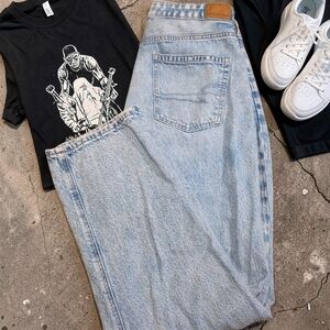 American Eagle Mom Straight Leg Jeans – Size 10 Long